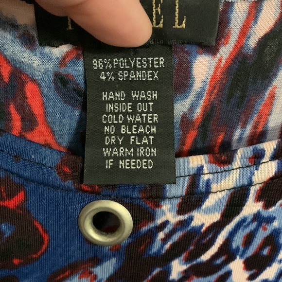 Isabel High Low long tank top Size XL with fun rivets - Picture 4 of 6